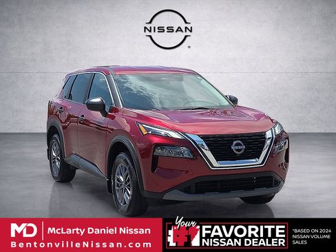 Used 2023 Nissan Rogue S AWD/4WD image 1