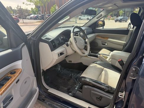 Used 2009 Jeep Grand Cherokee Limited w/ Trailer Tow Group IV AWD/4WD image 15