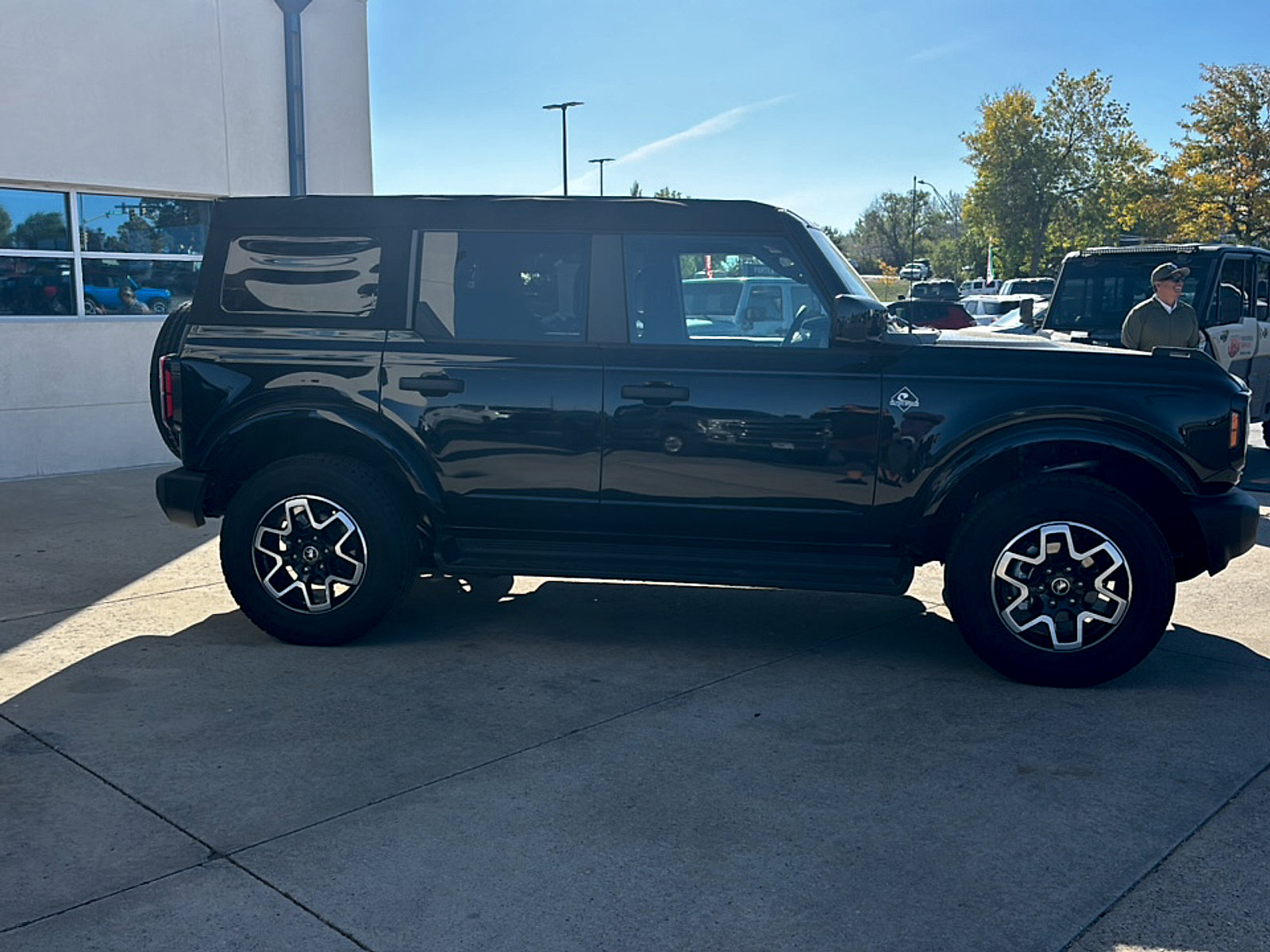 Used 2026 Ford Bronco Outer Banks AWD/4WD image 4