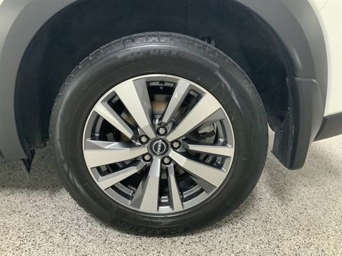 Used 2023 Nissan Pathfinder SL AWD/4WD image 12