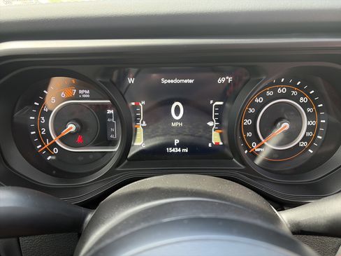 Used 2024 Jeep Wrangler Rubicon w/ Technology Group AWD/4WD image 19
