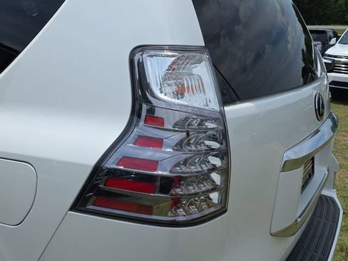 Used 2021 Lexus GX 460 Premium w/ Premium Package AWD/4WD image 37