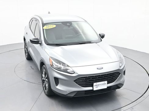 Used 2022 Ford Escape SE w/ SE Sport Appearance Package image 26