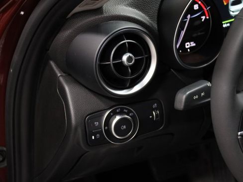 Used 2017 Alfa Romeo Giulia w/ Cold Weather Package RWD image 62
