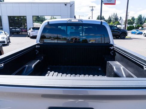 Used 2020 Toyota Tacoma TRD Off-Road AWD/4WD image 8
