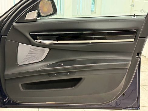Used 2015 BMW 750Li w/ M Sport Edition RWD image 23