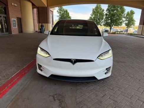 Used 2018 Tesla Model X AWD/4WD image 2