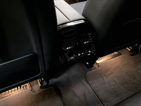 Used 2023 BMW iX xDrive50 image 36