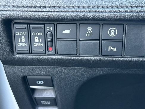 Certified 2024 Honda Odyssey Touring image 35