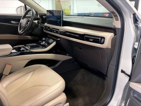 Used 2022 Lincoln Nautilus Reserve AWD/4WD image 13