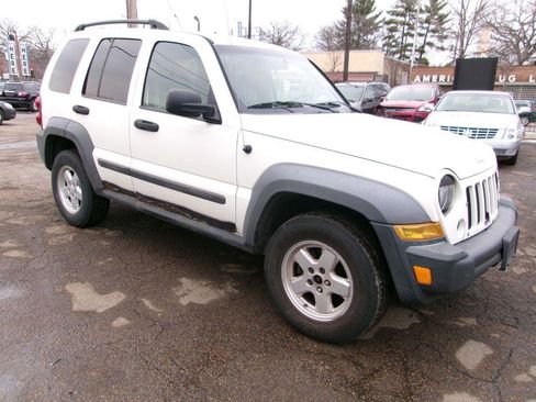 Used 2007 Jeep Liberty Sport image 1