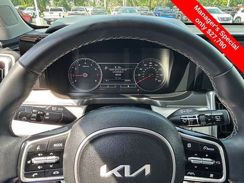 Used 2022 Kia Sorento SX image 16