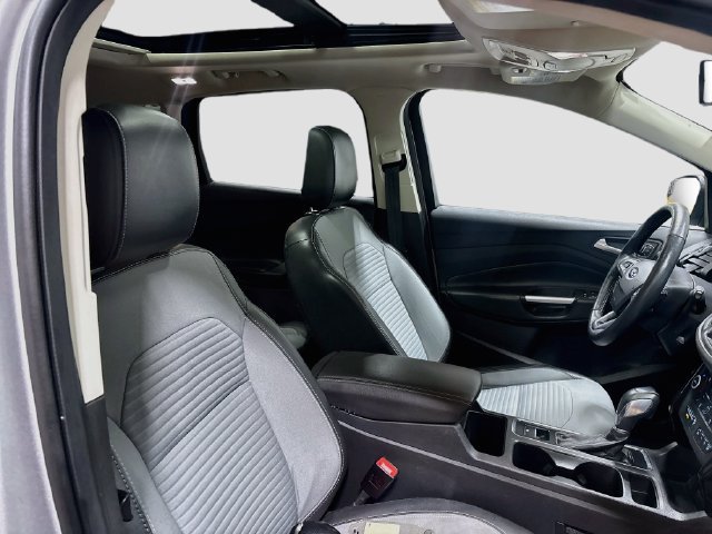 Used 2019 Ford Escape Titanium AWD/4WD image 24