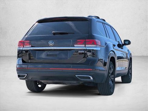 Used 2022 Volkswagen Atlas SE w/ Black Wheel Package image 5