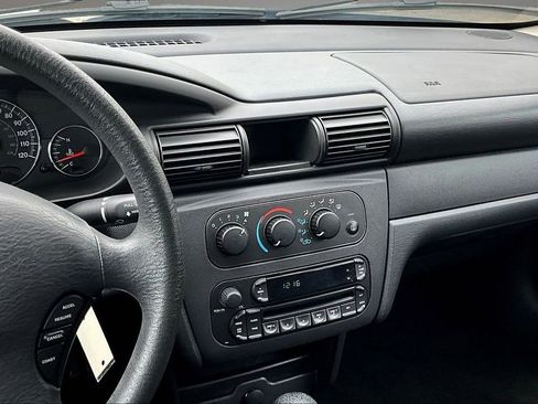 Used 2006 Chrysler Sebring Sedan FWD image 9