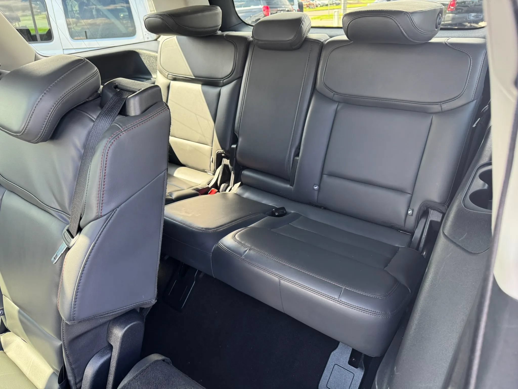 Used 2025 Ford Expedition Active AWD/4WD image 7