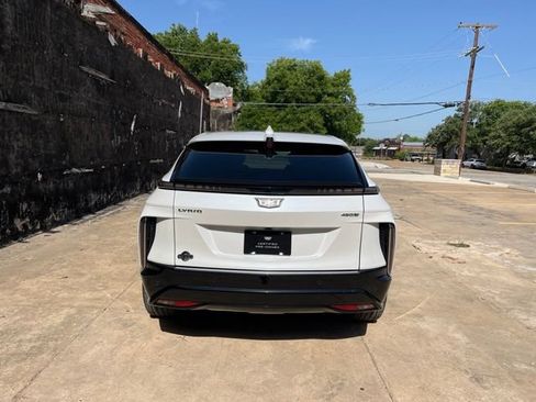 Used 2024 Cadillac Lyriq Luxury RWD image 6