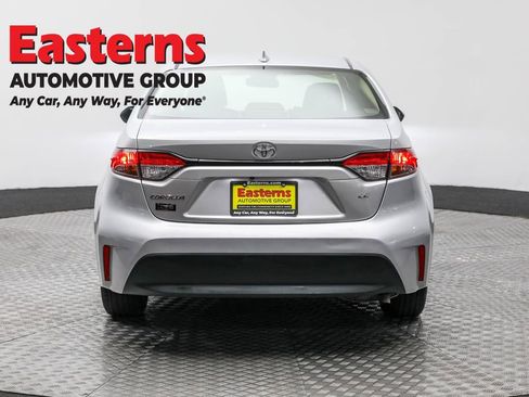 Used 2023 Toyota Corolla LE image 6