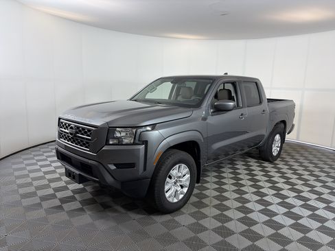 Used 2022 Nissan Frontier SV w/ Technology Package AWD/4WD image 2