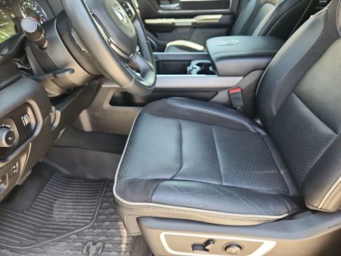 Used 2023 RAM 1500 Laramie AWD/4WD image 10