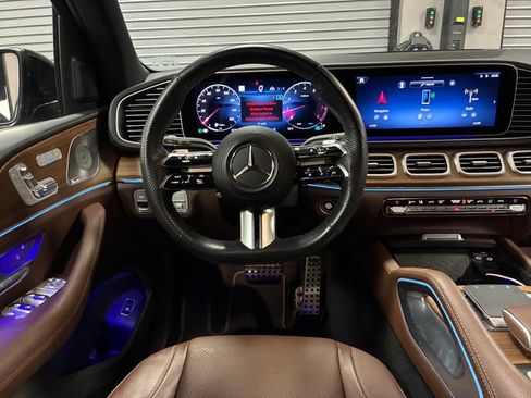 Used 2024 Mercedes-Benz GLS 450 4MATIC image 13