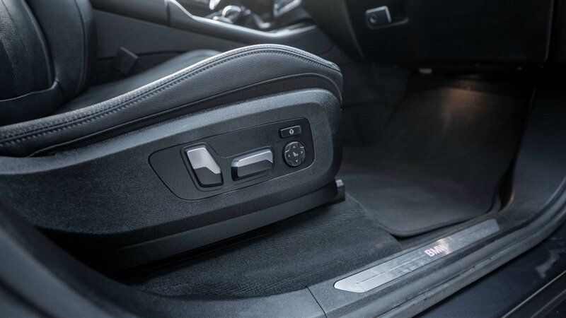 Used 2019 BMW X5 xDrive40i w/ Convenience Package AWD/4WD image 39