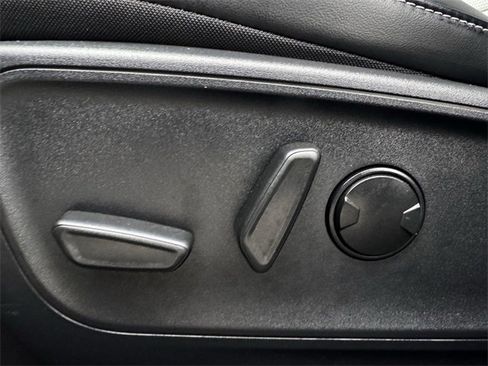 Certified 2025 Ford Escape Platinum image 28