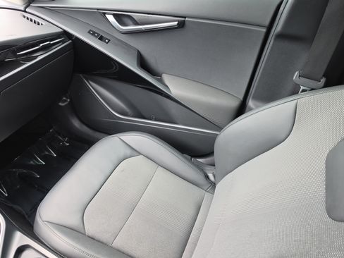 Certified 2023 Kia Niro EX Touring FWD image 14