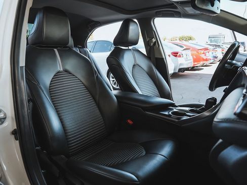 Used 2021 Toyota Camry SE w/ Convenience Package image 17