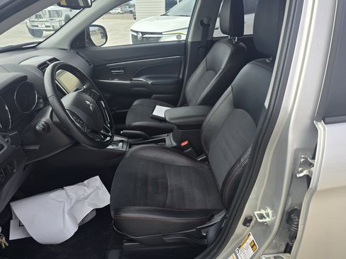 Used 2024 Mitsubishi Outlander Sport AWD image 11