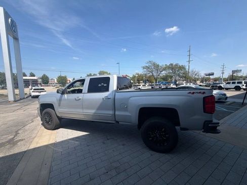 Used 2019 Chevrolet Silverado 2500 LT AWD/4WD image 14