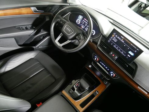 Used 2021 Audi Q5 2.0T Premium Plus w/ Premium Plus Package AWD/4WD image 9