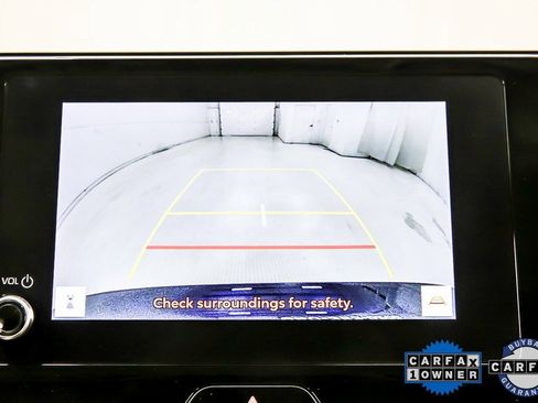 Used 2023 Toyota Venza LE image 15