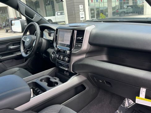 New 2026 RAM 1500 Express AWD/4WD image 14
