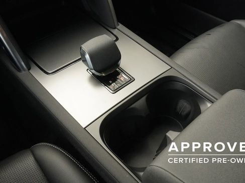 Used 2025 Land Rover Discovery Sport Dynamic SE image 14