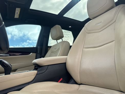 Used 2019 Cadillac XT5 Luxury w/ LPO, Radiant Package image 43