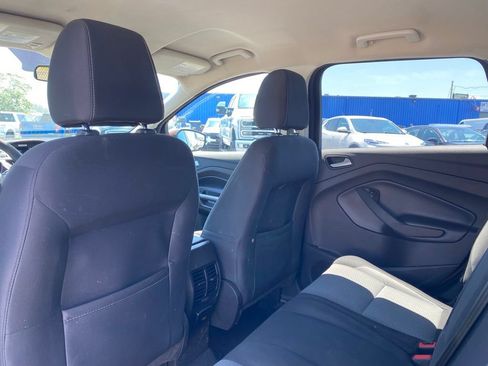 Used 2017 Ford Escape SE AWD/4WD image 14