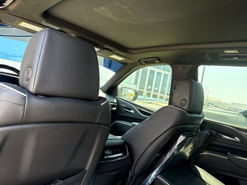 Used 2022 Cadillac Escalade Sport RWD image 13