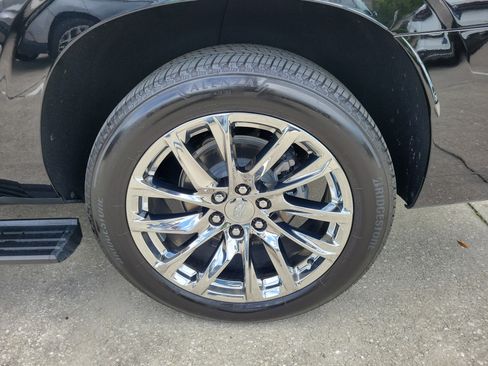 Used 2025 Cadillac Escalade ESV Premium Luxury w/ Touring Package image 36