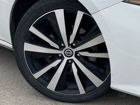 Used 2022 Nissan Altima 2.5 SR FWD image 8