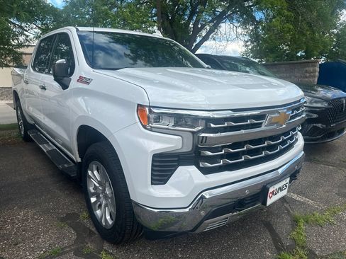 Used 2024 Chevrolet Silverado 1500 LTZ AWD/4WD image 4