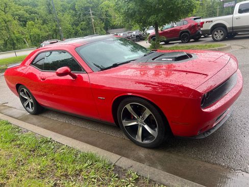 Used 2016 Dodge Challenger R/T Plus RWD image 3