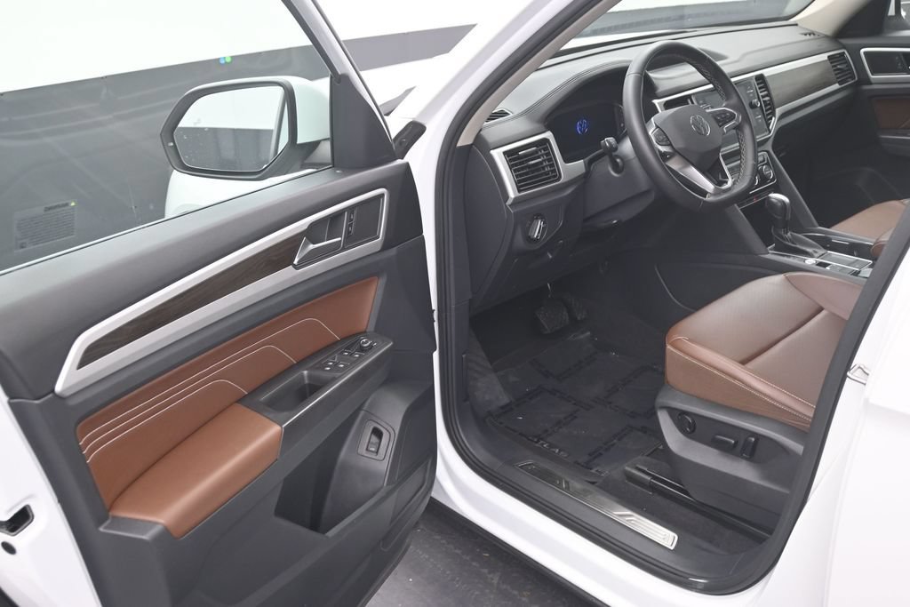 Used 2023 Volkswagen Atlas SE w/ Panoramic Sunroof Package FWD image 10