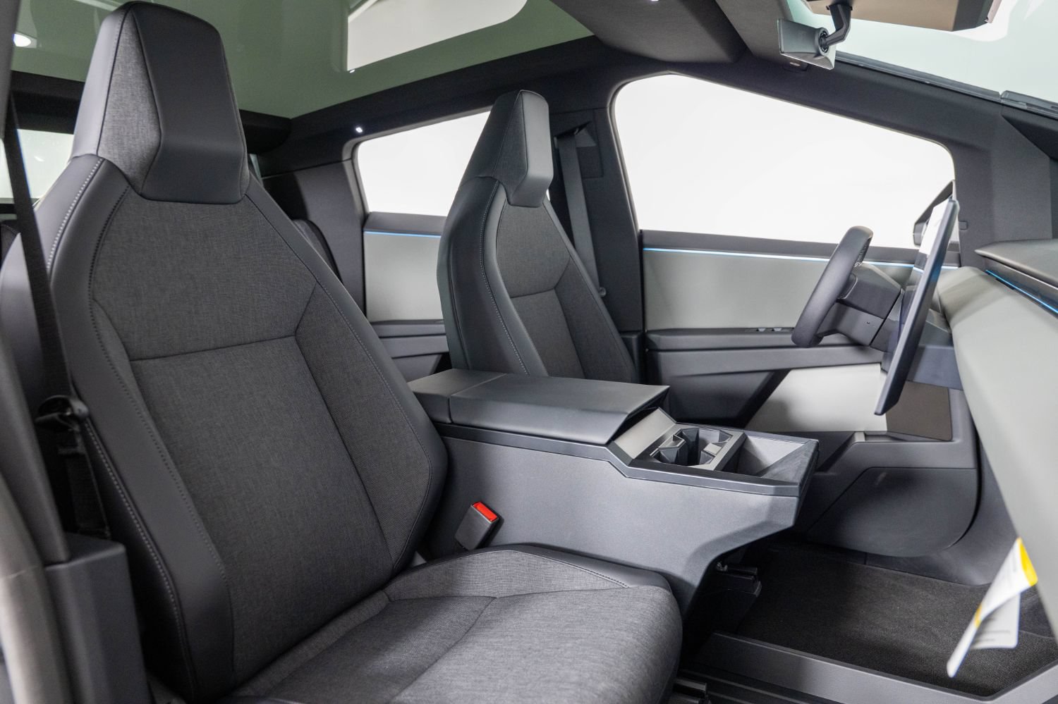 Used 2026 Tesla Cybertruck AWD Crew Cab image 27