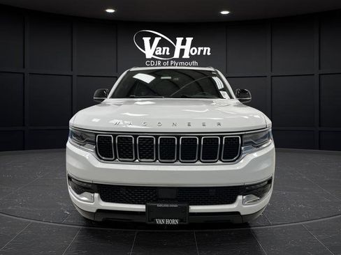 Used 2024 Jeep Wagoneer L 4WD w/ Premium Group I image 12