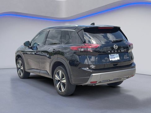 Used 2024 Nissan Rogue SL AWD/4WD image 3