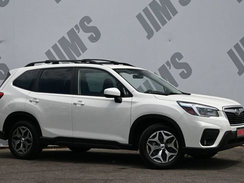 Used 2021 Subaru Forester Premium AWD/4WD image 3