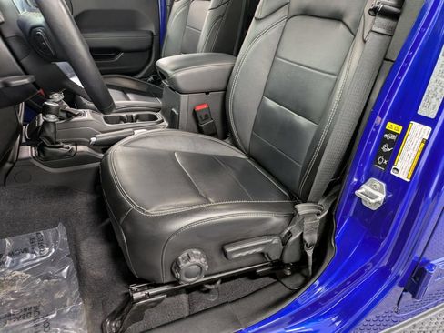 Used 2020 Jeep Wrangler Unlimited Sahara AWD/4WD image 10