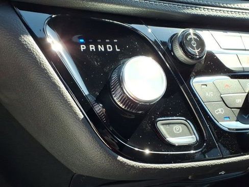 New 2026 Chrysler Pacifica Select image 10