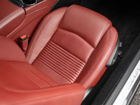 Used 2009 Maserati GranTurismo S RWD image 35